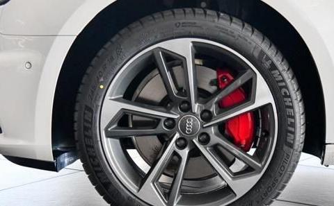 汽车跑满5万公里，保养要避开大坑，看看需要更换的零件，有哪些