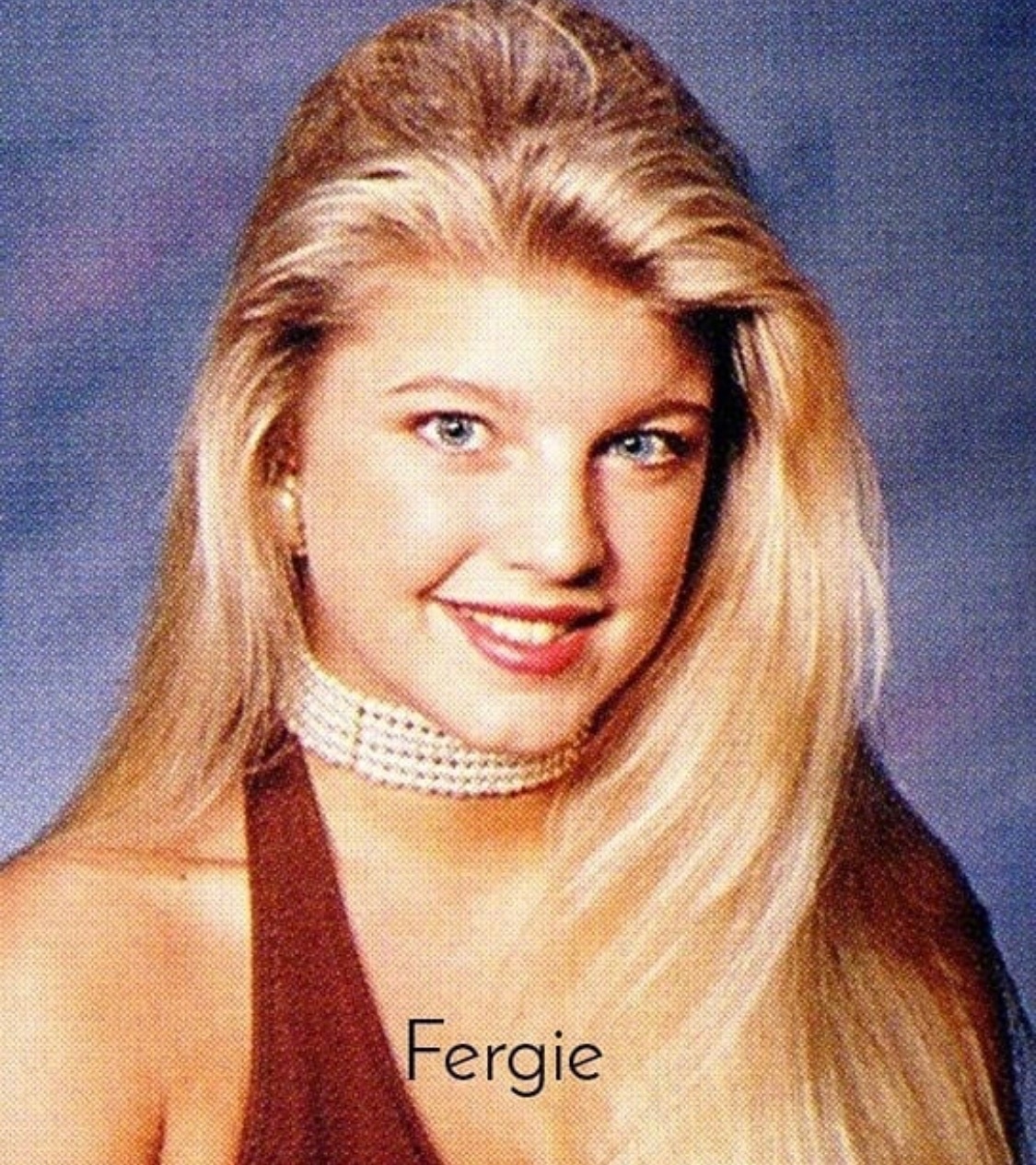 名人们在高中年鉴上的照片!清纯可爱，还都带着点“婴儿肥”!