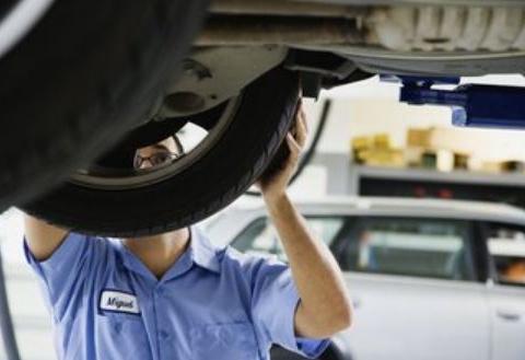 新手司机不用为保养汽车而发愁啦！教你几招，让你解决保养难题