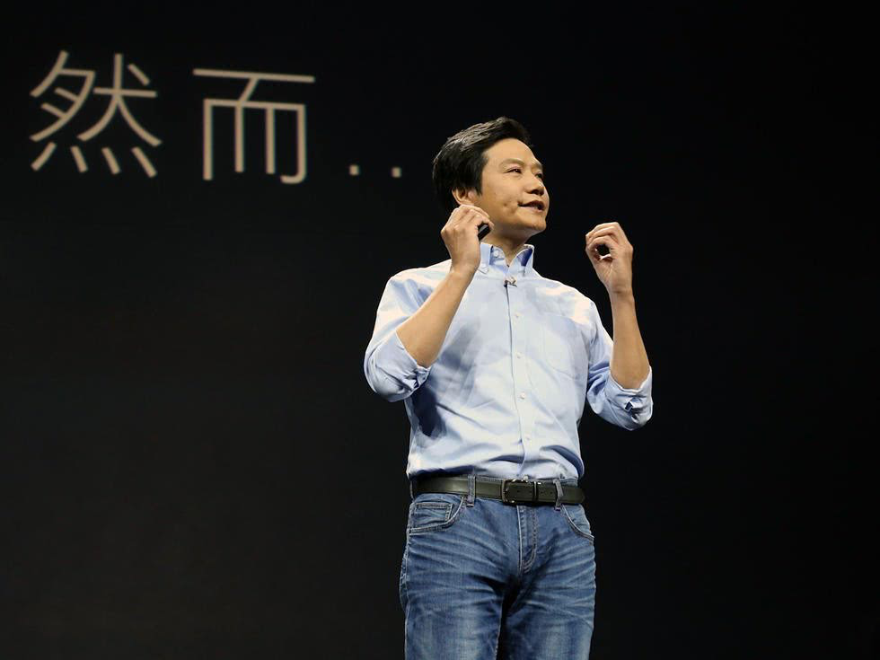 【动点播报】亚马逊用 AI 来决定该不该解雇员工 <wbr>雷军回应当年为啥没投马云