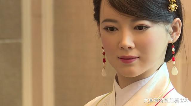 中国第一个美女机器人问世,和真人高度相似,而且还会多种动作!