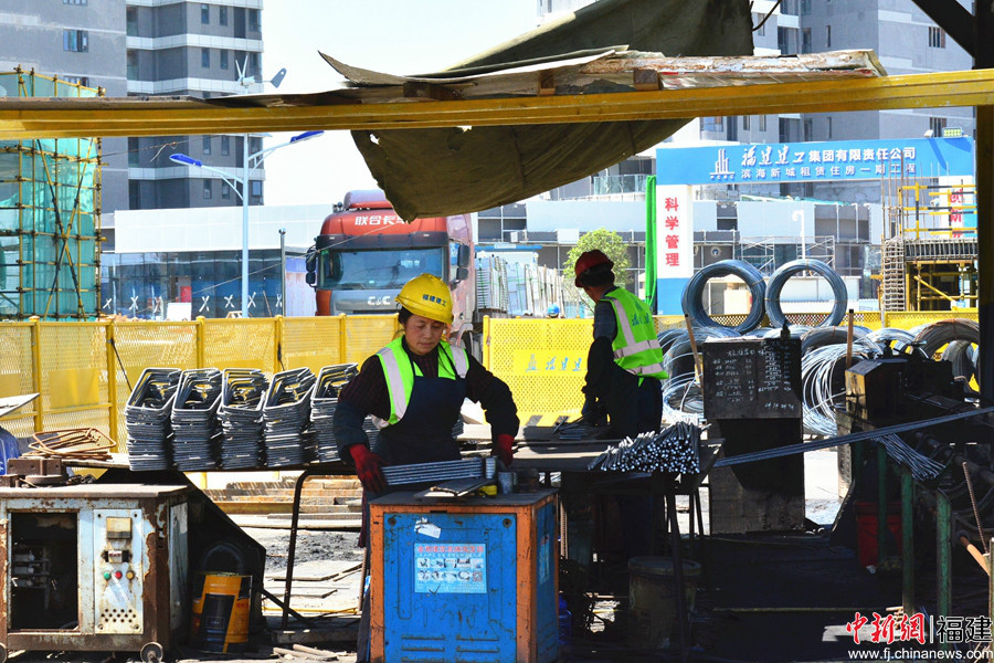 福建建工人"五一"假期坚守岗位用双手与汗水奋进追梦