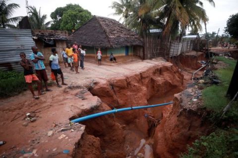 莫桑比克人口_欧盟将派军事人员训练莫桑比克军队