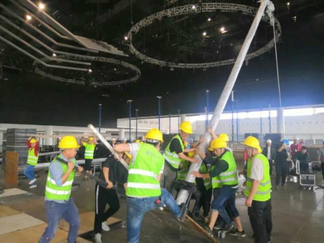 车展丨 除了买车，还可以买飞机！2019湖南车展开始布展