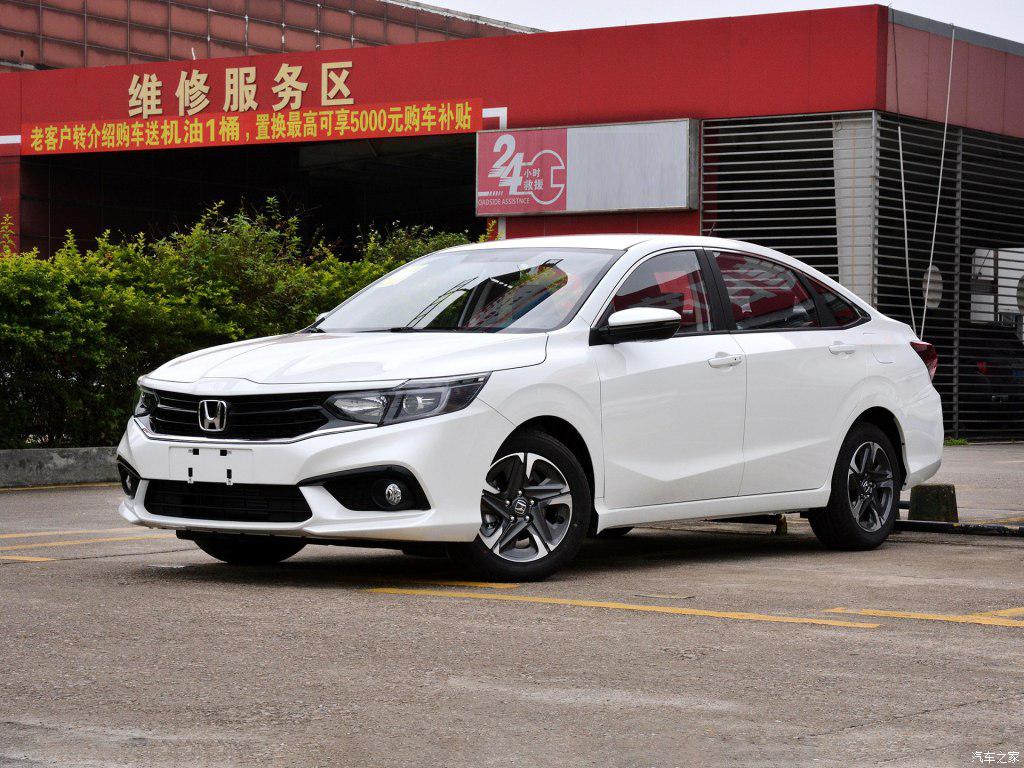 最适合全家出行的车轴距2.73米后带小桌板，自驾出行又多新选择