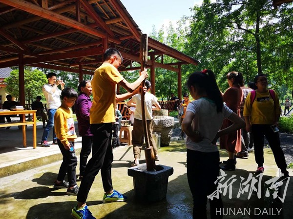 东安:自驾自助游搅热旅游市场