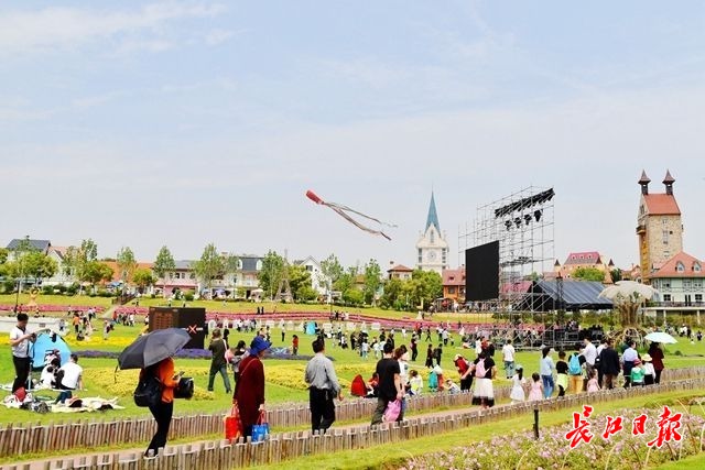 武汉蔡甸上演"非遗好戏 景区更火了