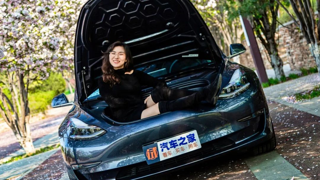 这回,这辆特斯拉电动车是真“火”了!