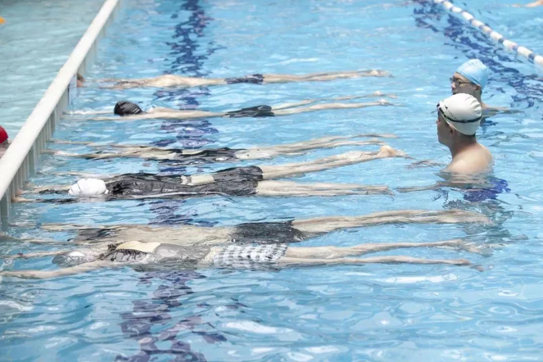 爱国情·奋斗者④ | 游泳教练开展公益计划助力