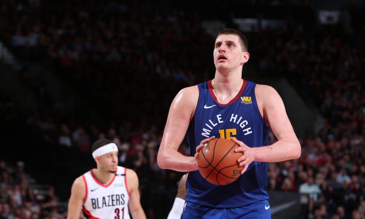 热身赛塞尔维亚加时险胜希腊 约基奇缺阵字母哥空砍20分图片