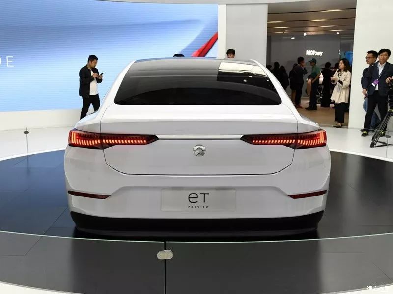 车长近5米、轴距3米,这车颜值不输特斯拉,还支持“自动驾驶”