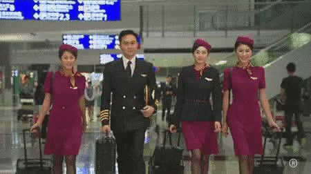 世界空姐pk,性感美艳的俄罗斯美女独占c位?她一笑,男人们都看呆了!