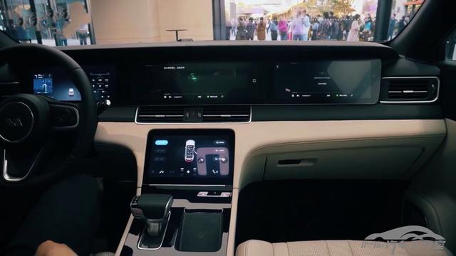 理想ONE到店实拍 续航800公里 32.8万元中大型7座SUV