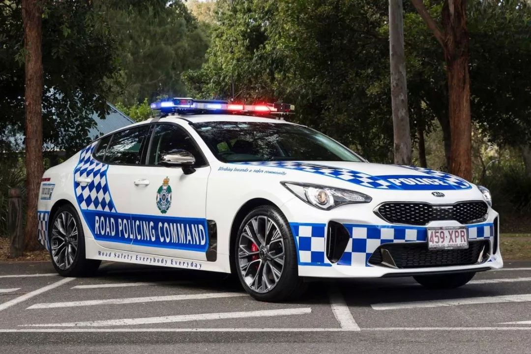 二十多万买台进口车,2.0T发动机比宝马5系还有劲!