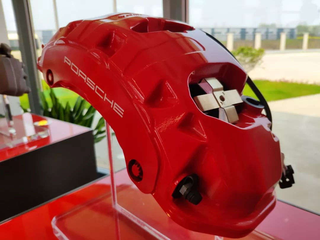 布雷博Brembo刹车系统到底牛在哪里,为何能被性能车独宠?