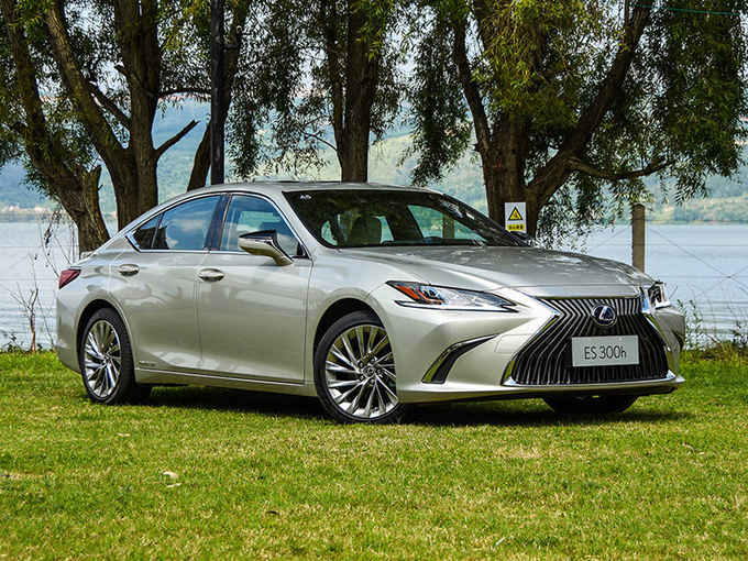 雷克萨斯卖疯了！超美国成全球老大，等3-4个月的ES，都能卖到这个数？