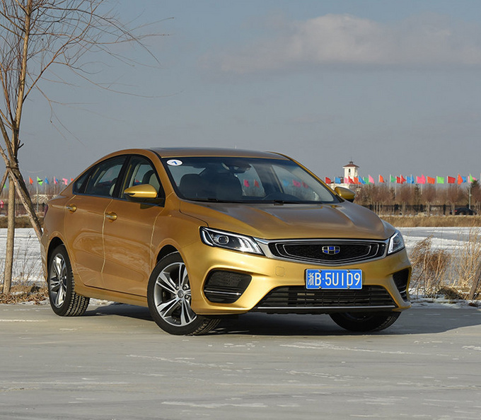 花10万块买的上下班代步车,女同事看到后竟约我去自驾游?