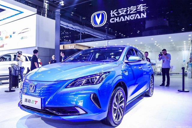 几十万买特斯拉和蔚来都“火”了,还不如买10来万的逸动ET