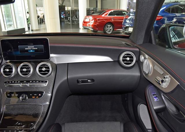 搭载3.0L双涡轮增压V6的德系豪车,配9AT要64万