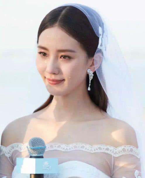 吴奇隆太抠?刘诗诗产房一晚仅要2600,婚纱照