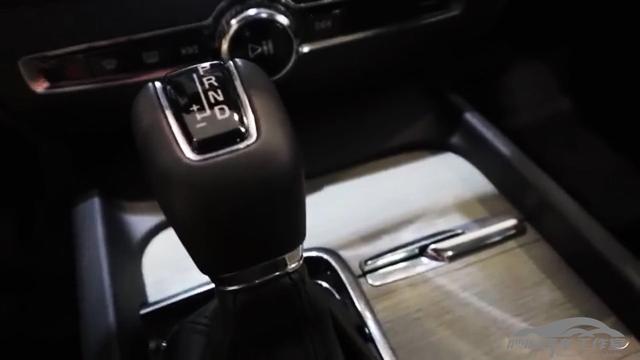 瓦罐迷们没白等 “最美旅行车”全新沃尔沃V60到店实拍
