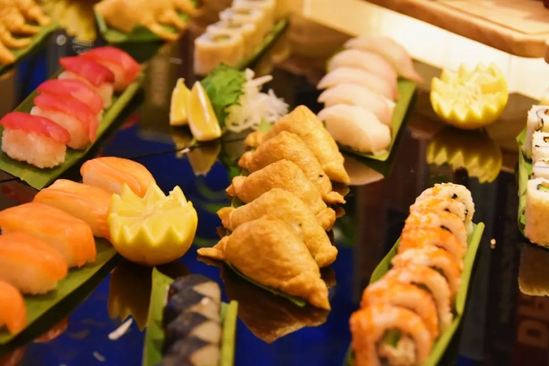 168/位陆家嘴爆出「西班牙铜锅小龙虾」!冰镇、蒜蓉、十三香…6种口味畅吃!大胃王也瑟瑟发抖! ¥168/位 陆家嘴爆出「西班牙铜锅小龙虾」!冰镇、蒜蓉、十三香…6种口味畅吃!大胃王也瑟瑟发抖!