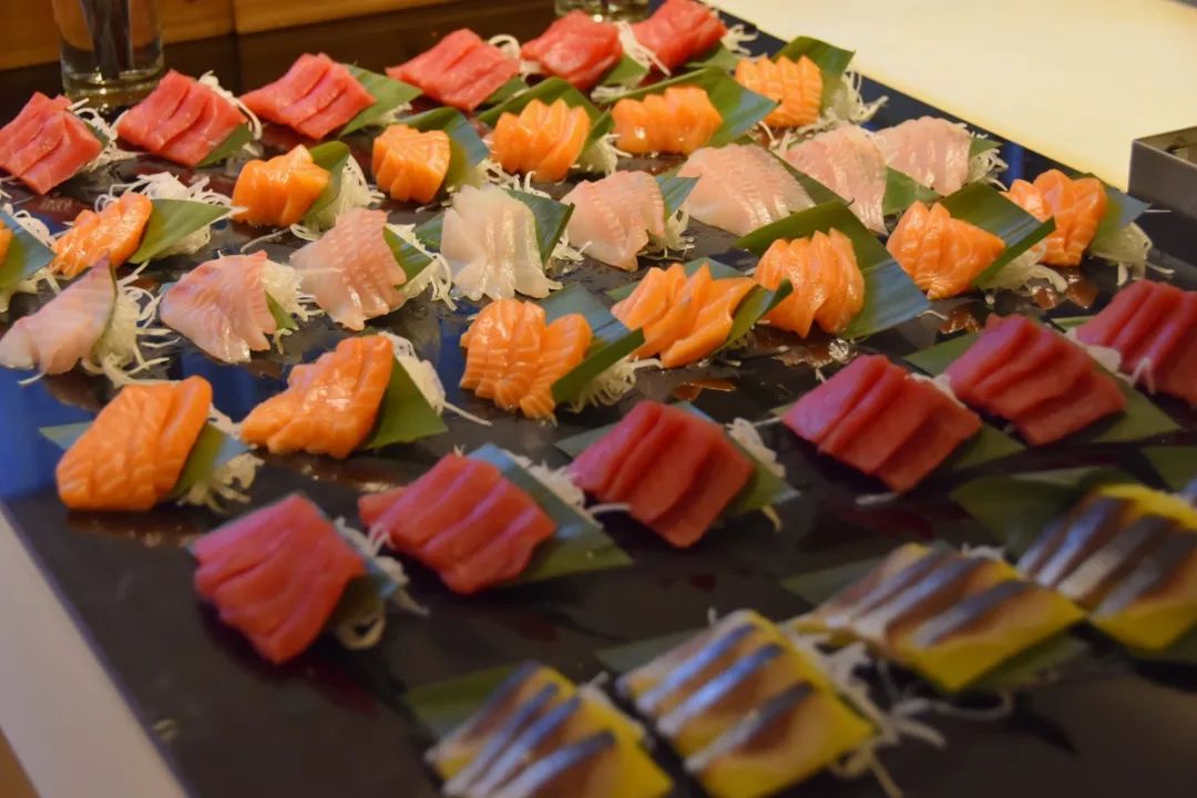 168/位陆家嘴爆出「西班牙铜锅小龙虾」!冰镇、蒜蓉、十三香…6种口味畅吃!大胃王也瑟瑟发抖! ¥168/位 陆家嘴爆出「西班牙铜锅小龙虾」!冰镇、蒜蓉、十三香…6种口味畅吃!大胃王也瑟瑟发抖!