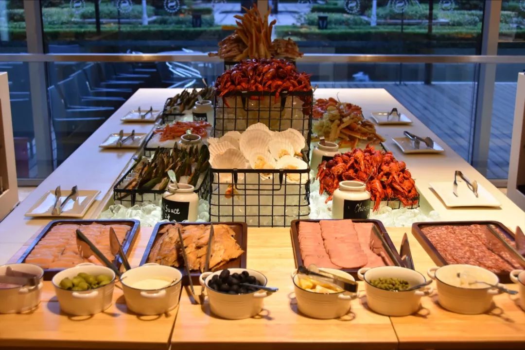 168/位陆家嘴爆出「西班牙铜锅小龙虾」!冰镇、蒜蓉、十三香…6种口味畅吃!大胃王也瑟瑟发抖! ¥168/位 陆家嘴爆出「西班牙铜锅小龙虾」!冰镇、蒜蓉、十三香…6种口味畅吃!大胃王也瑟瑟发抖!