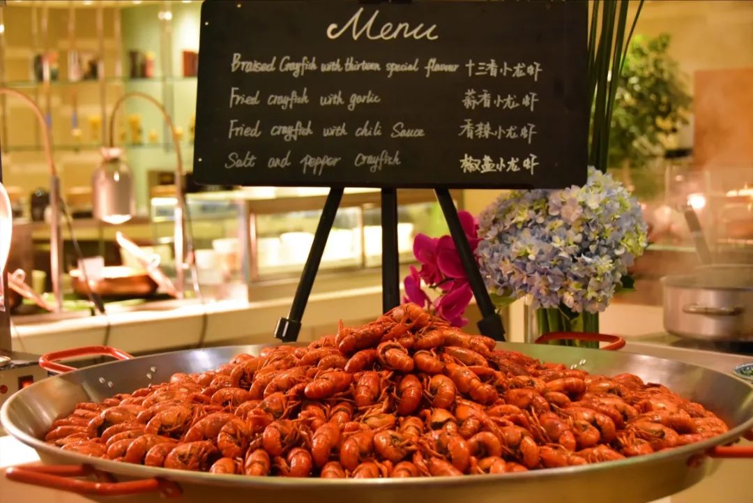 168/位陆家嘴爆出「西班牙铜锅小龙虾」!冰镇、蒜蓉、十三香…6种口味畅吃!大胃王也瑟瑟发抖! ¥168/位 陆家嘴爆出「西班牙铜锅小龙虾」!冰镇、蒜蓉、十三香…6种口味畅吃!大胃王也瑟瑟发抖!