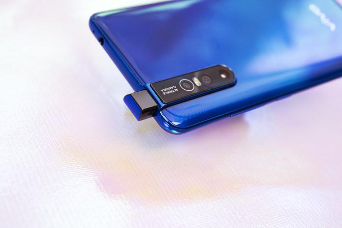 s1pro图片,s1pro vivos1pro体验:3200万升降前置原来自拍还能