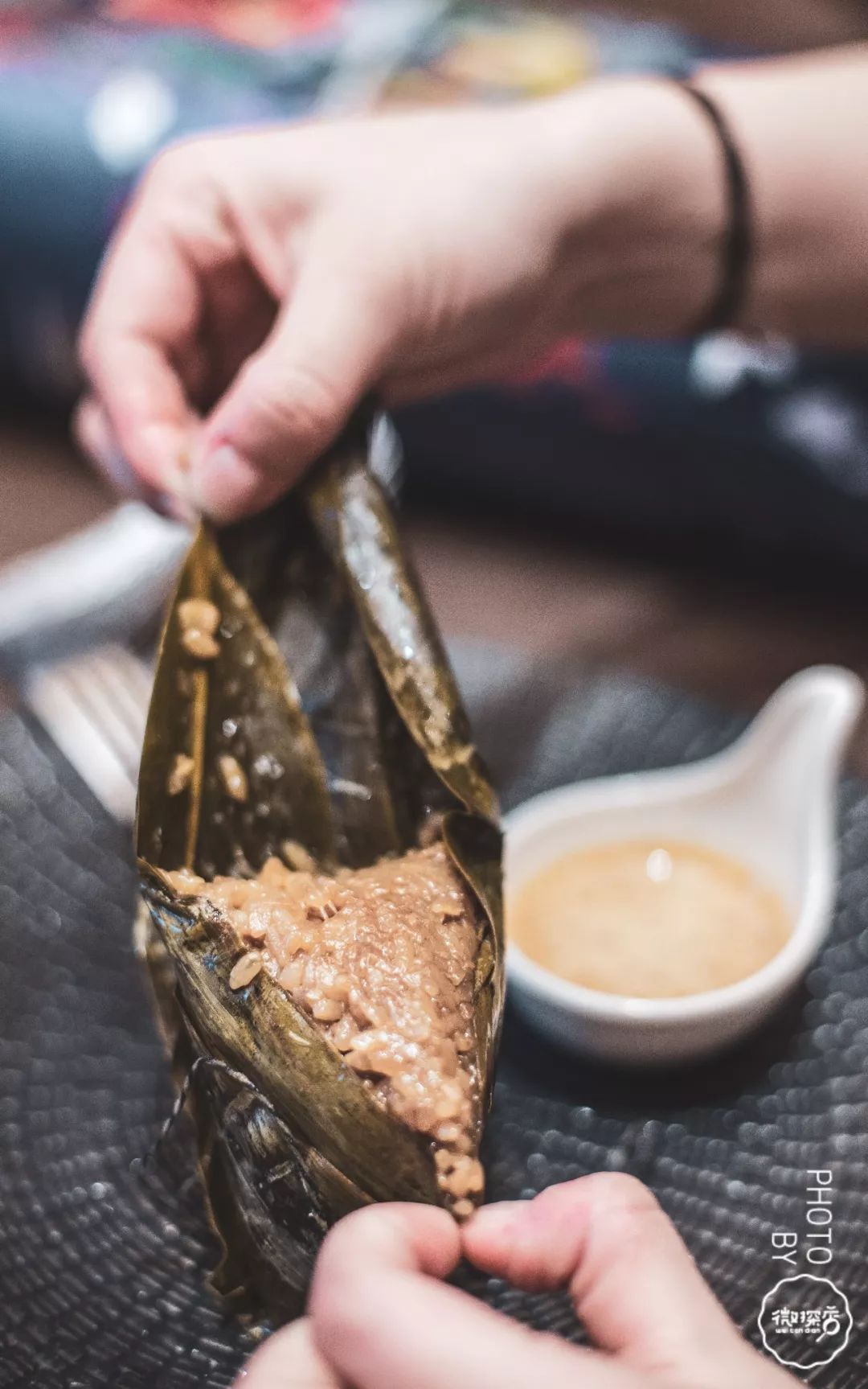 清香艾草甜粽!喷香蛋黄肉粽!粽子甜咸党再起纷争!郑州这家五星酒店给你最端午的粽子香! 清香艾草甜粽!喷香蛋黄肉粽!粽子甜咸党再起纷争!郑州这家五星酒店给你最端午的粽子香!