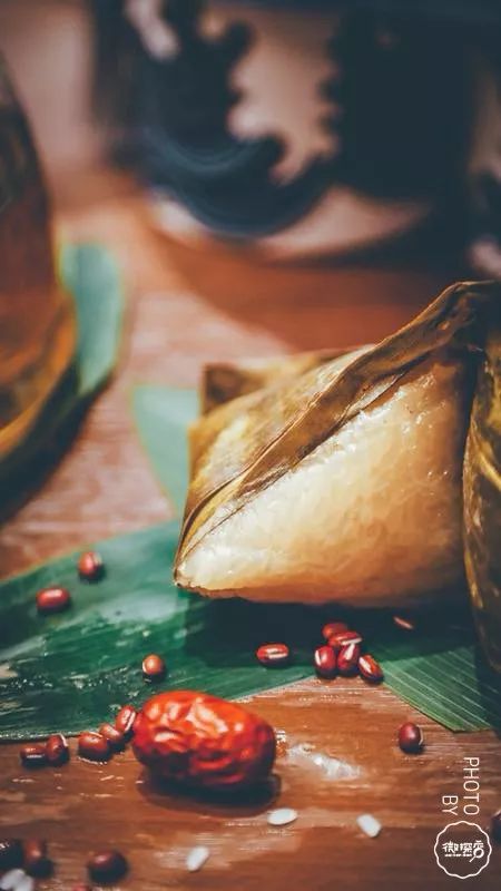 清香艾草甜粽!喷香蛋黄肉粽!粽子甜咸党再起纷争!郑州这家五星酒店给你最端午的粽子香! 清香艾草甜粽!喷香蛋黄肉粽!粽子甜咸党再起纷争!郑州这家五星酒店给你最端午的粽子香!