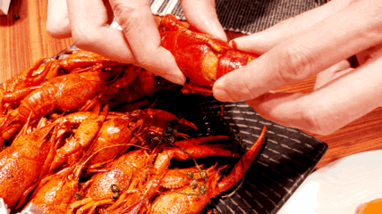 168/位陆家嘴爆出「西班牙铜锅小龙虾」!冰镇、蒜蓉、十三香…6种口味畅吃!大胃王也瑟瑟发抖! ¥168/位 陆家嘴爆出「西班牙铜锅小龙虾」!冰镇、蒜蓉、十三香…6种口味畅吃!大胃王也瑟瑟发抖!