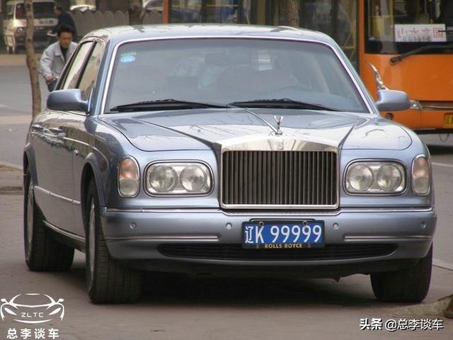 国内首辆99999库里南,车牌价值200多万,车标值一辆帕萨特