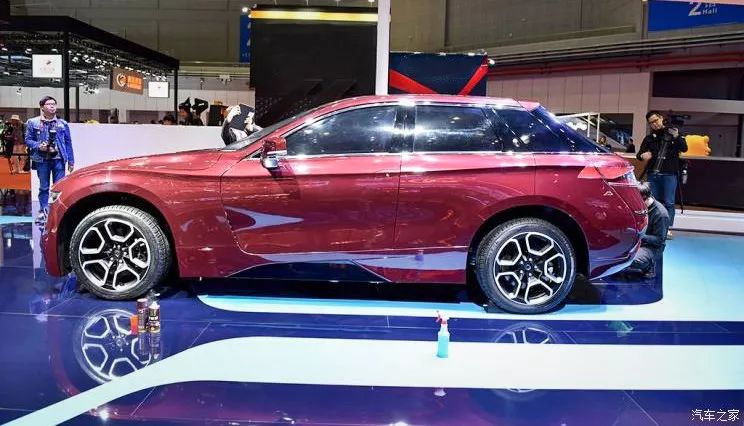 381马力、长超5米的SUV,“一箱油”续航1200km!