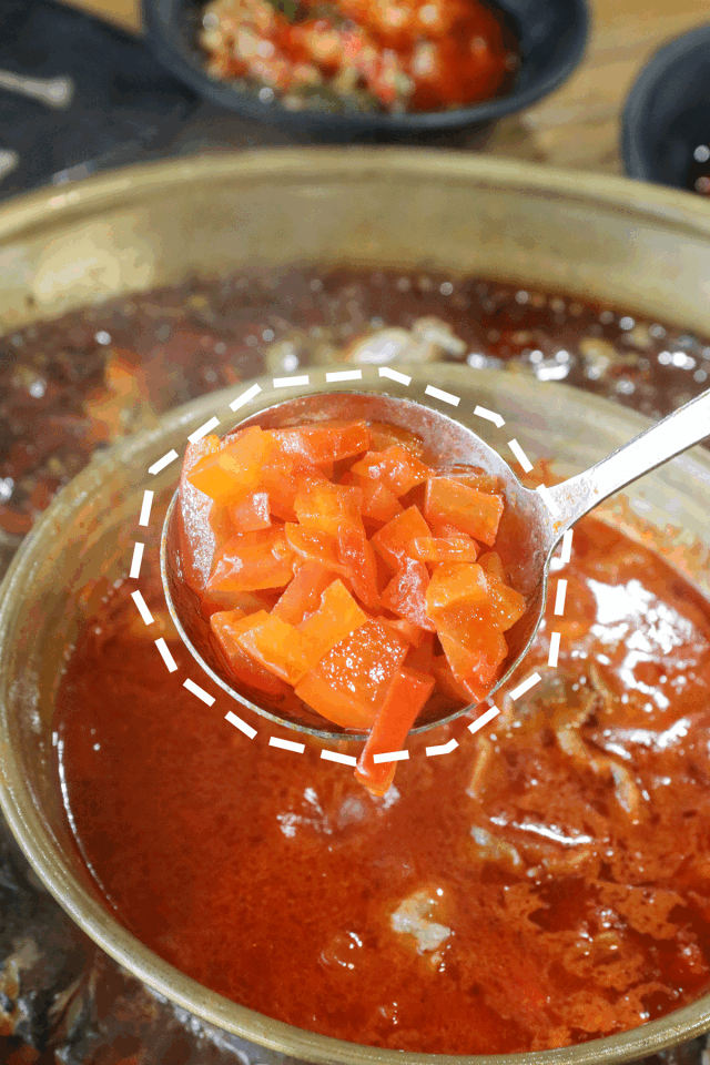 海底捞自制辣锅怎么调?