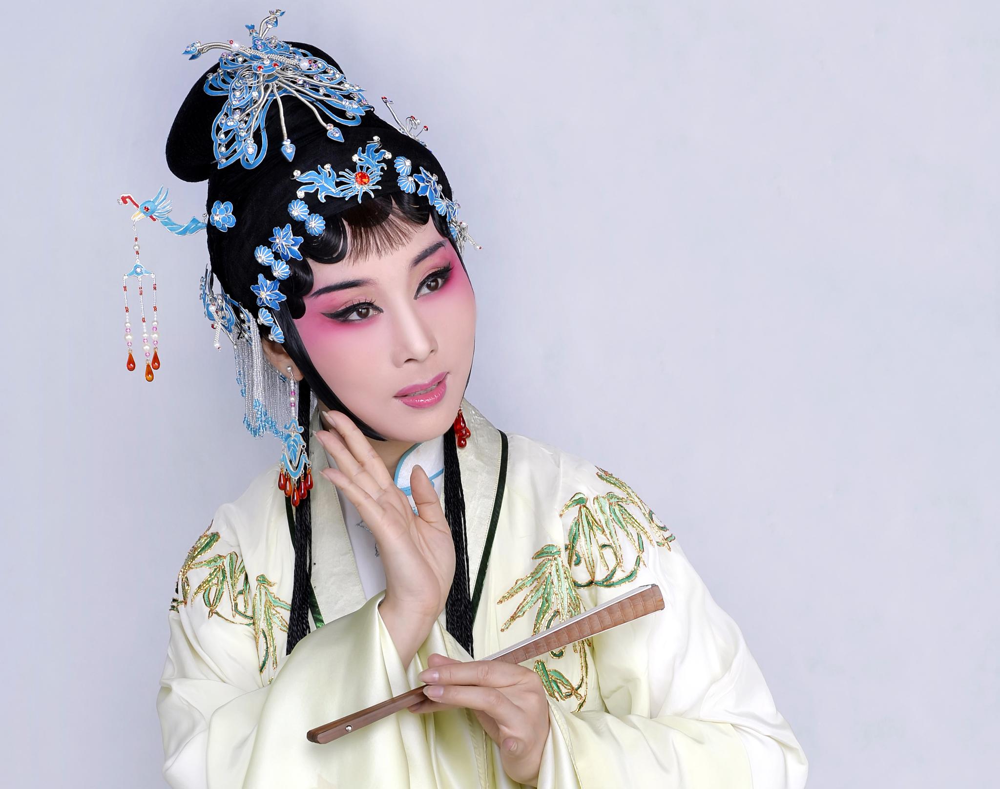 十二艺节 | 文华奖得主周虹:期盼更多人年轻人站上闽剧舞台