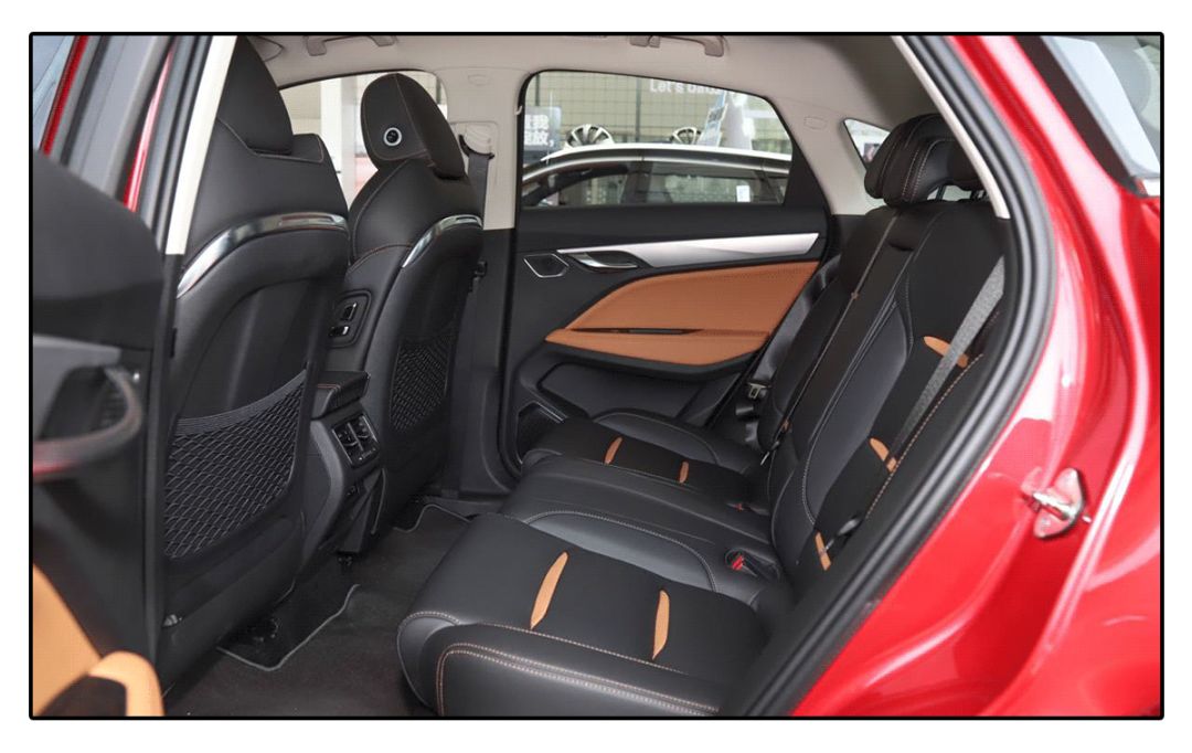 吉利最贵SUV刚上市,到底值不值得入手?听听4S店销售怎么说