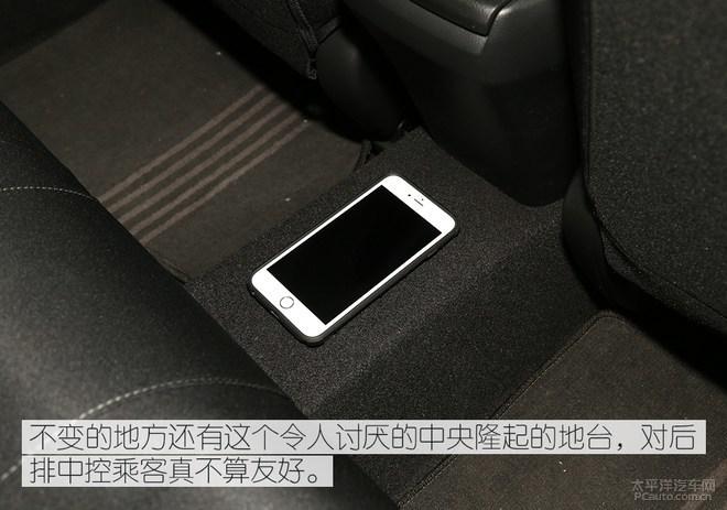 黑色装饰/中置排气,到店实拍东本新思域