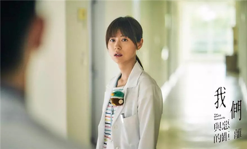 《我们与恶的距离》里唯一的糖被我吃到了