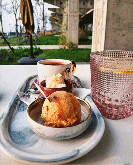 骗你是小狗,花椒、五粮液、咸鸭蛋冰淇淋真的很好吃! 骗你是小狗,花椒、五粮液、咸鸭蛋冰淇淋真的很好吃!