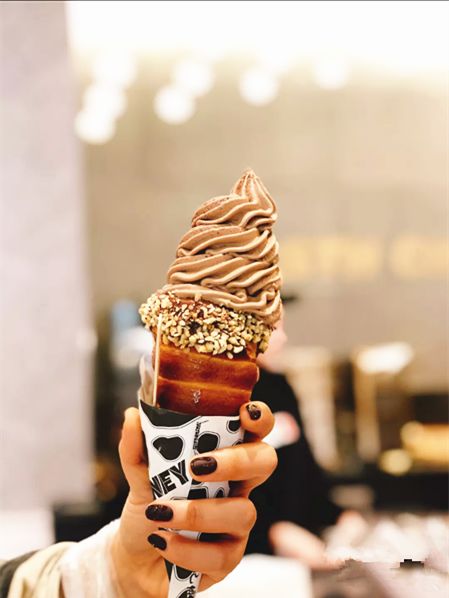 骗你是小狗,花椒、五粮液、咸鸭蛋冰淇淋真的很好吃! 骗你是小狗,花椒、五粮液、咸鸭蛋冰淇淋真的很好吃!