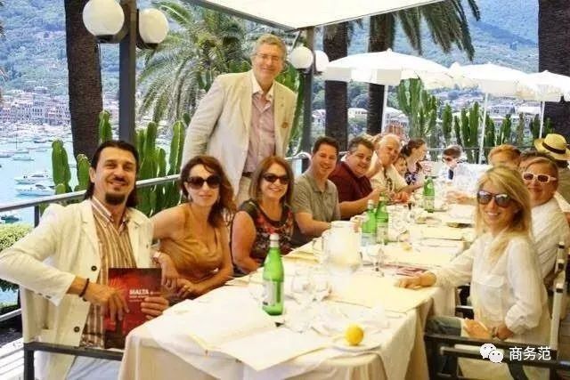 假装富二代的人，套路有多深