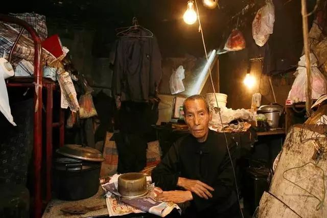 他用25年，拍下香港最真实的一面