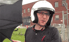 #每日有趣GIF图#感受到了2哈莫名的杀气