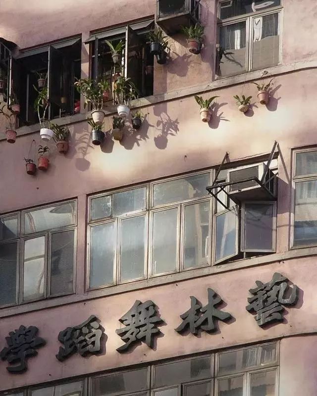 他用25年，拍下香港最真实的一面