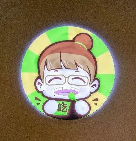 秒杀丨郑州炒酸奶制霸王者？卖出100万份的黑暗料理？一家街头小店凭啥在郑州大火五年！