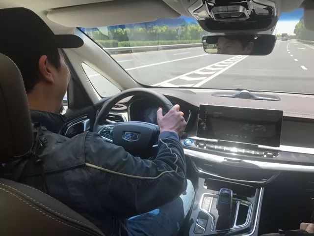 实测百公里油耗1.4L,嘉际PHEV以技服人,吉利这回赢了本田