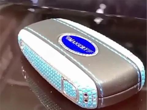 4000万布加迪爆改，融入“大理石”风格，还配中置4出排气