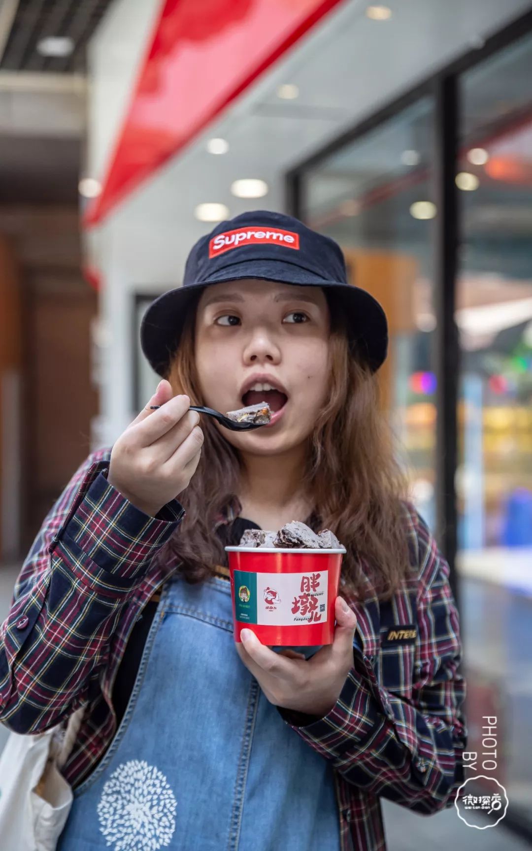 秒杀丨郑州炒酸奶制霸王者？卖出100万份的黑暗料理？一家街头小店凭啥在郑州大火五年！